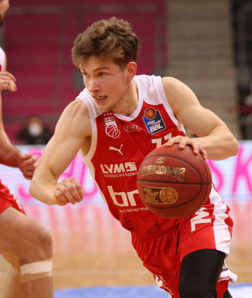 在现代足球 在现代足球